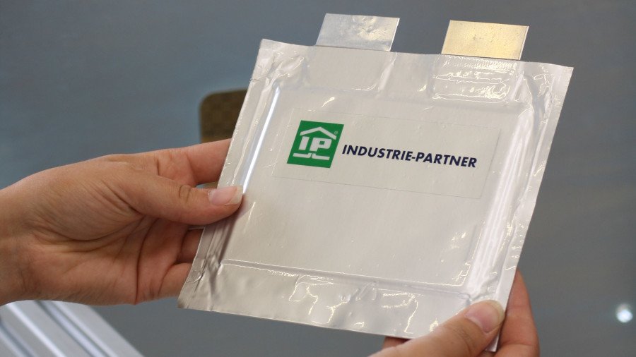 Smart Battery Innovation: Pouch Filling with Ports